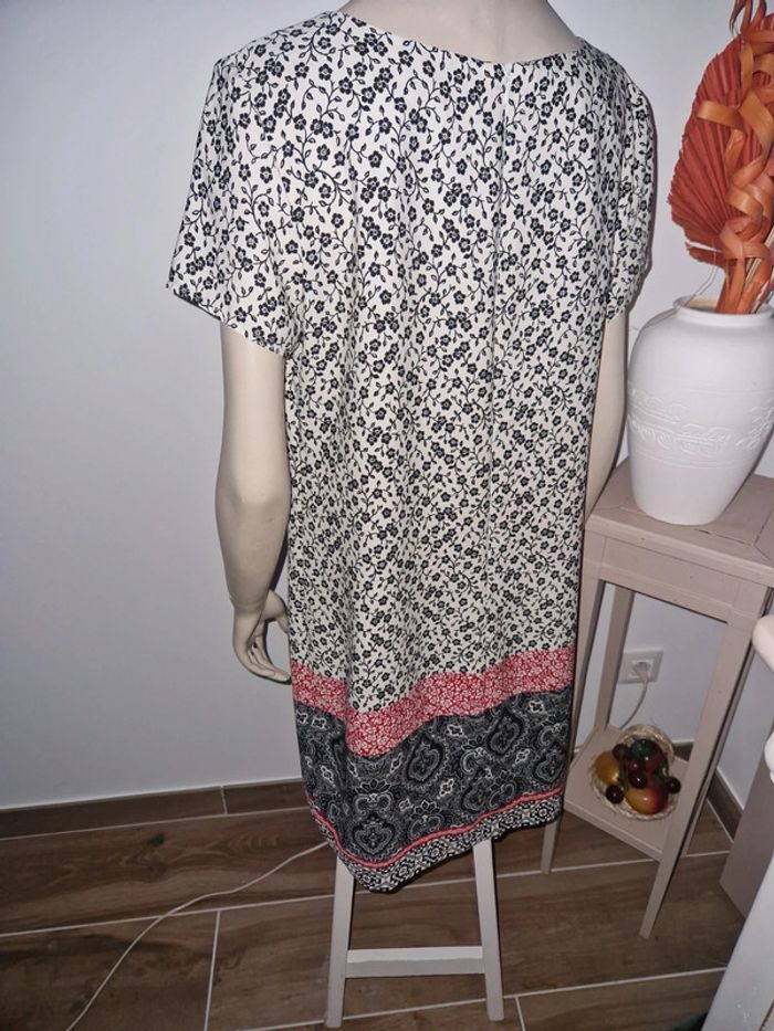 👗 Robe droite - photo numéro 5