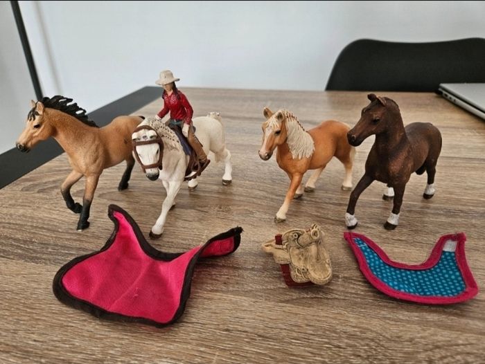 Lot 2 de 4 Chevaux Schleich
