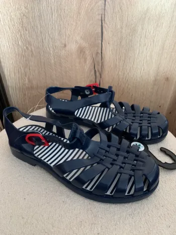 Jolies sandales méduse bleu marine pointure 36 neuves   #geollngenfant