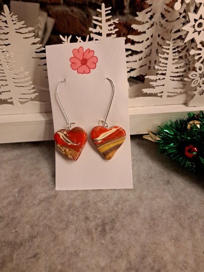 Boucles d'oreilles pendante cœur pâte polymere
