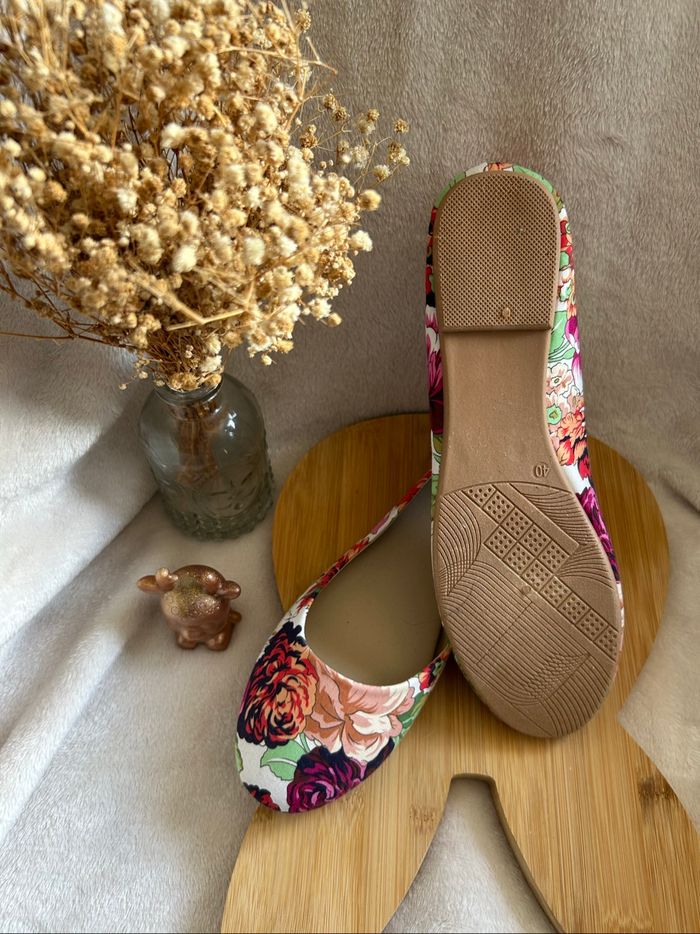 🌸 Ballerines fleuries IDEAL – Pointure 40, état impeccable 🌸 - photo numéro 3