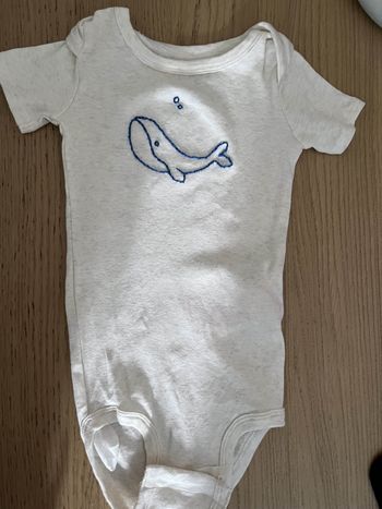 body brodée main baleine
