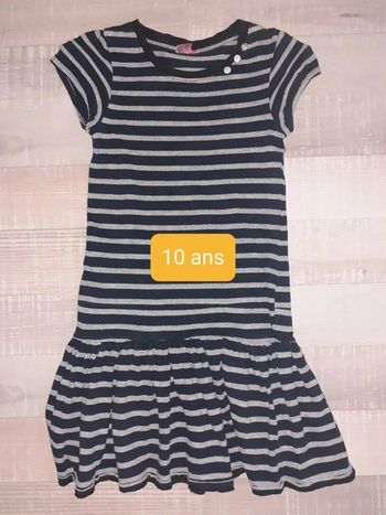 Robe courte à rayures gris argenté 10 ans