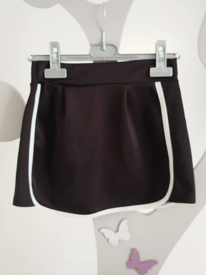 Jupe noire et blanche taille 10 ans