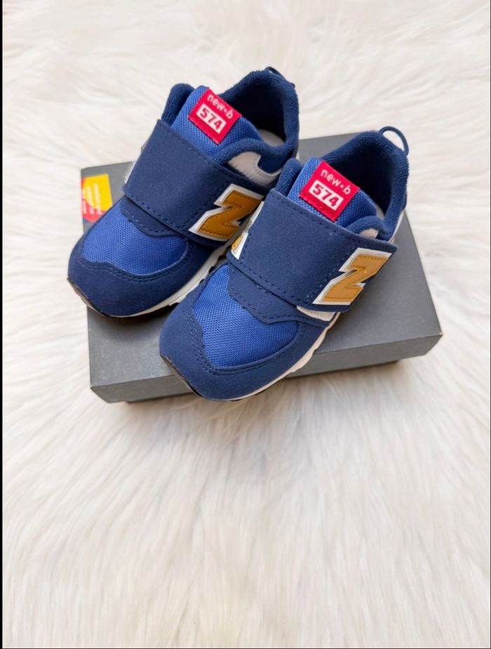 Baskets New Balance bébé – Taille 22,5 – bleu/moutarde – Neuf avec étiquette - photo numéro 5