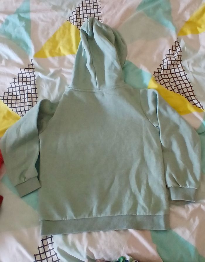 Pull à capuche sequins 2 couleurs - photo numéro 5