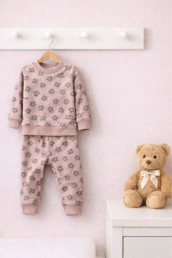 Ensemble molletonné rose Zeeman  taille 9 mois Très bon état                  #bebefille6mois   #bebegarcon #naissance #naissancegarcon #nourrisson #maternité #sacfemme #grossesse #ensemblebebe #prixnegociable #prixlots #chauffebiberon #éveil #eveilbebe #