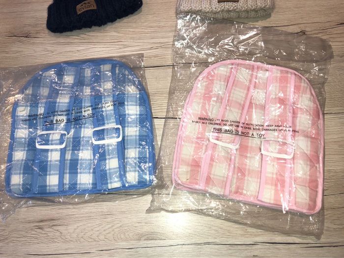 Article de collection sac à dos et bonnet neuf - photo numéro 6