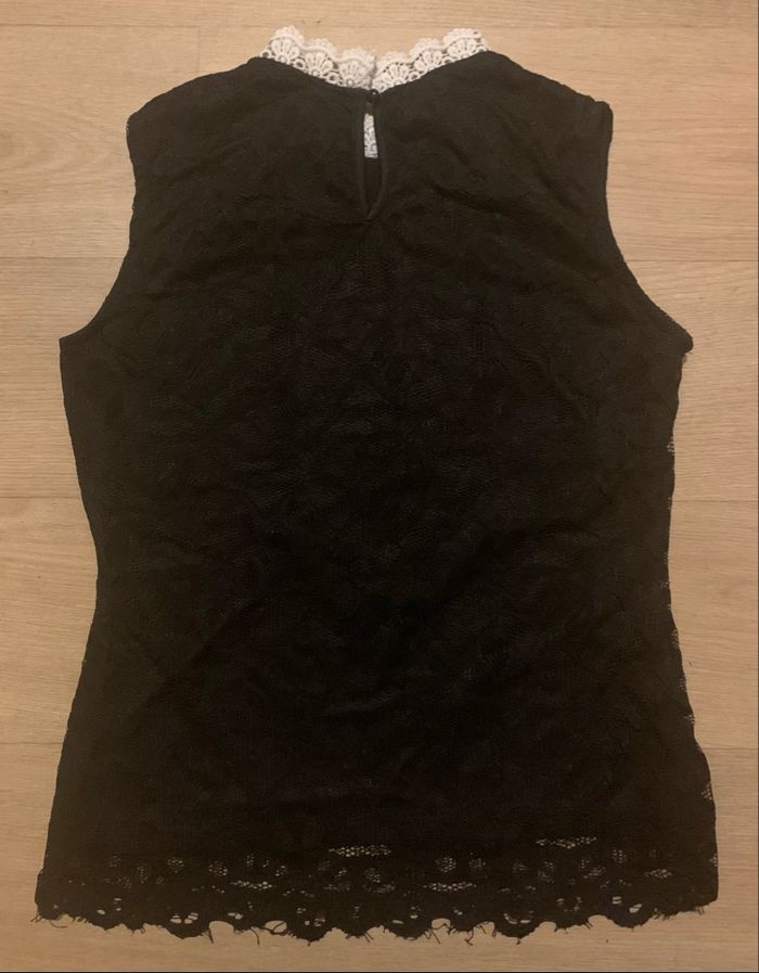 Beau top class et vintage taille 38 en dentelle noir et blanc - photo numéro 4