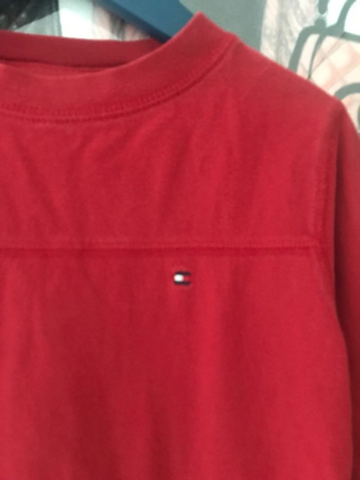 Tee-shirt Tommy Hilfiger 4 / 5 ans - photo numéro 3