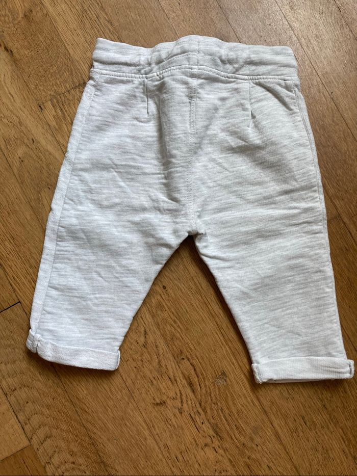 Pantalon gris 6 mois - photo numéro 3
