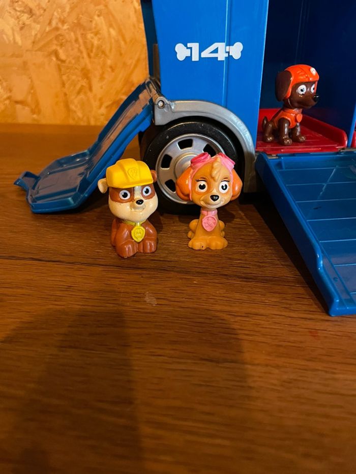 Camion Mission Cruiser sonore avec sa carte magique avec 9 personnages - photo numéro 3