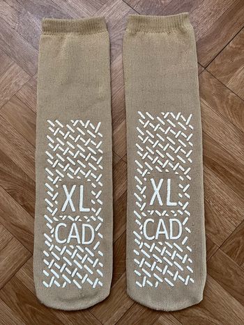 Paire de chaussettes anti dérapante XL (NEUF)