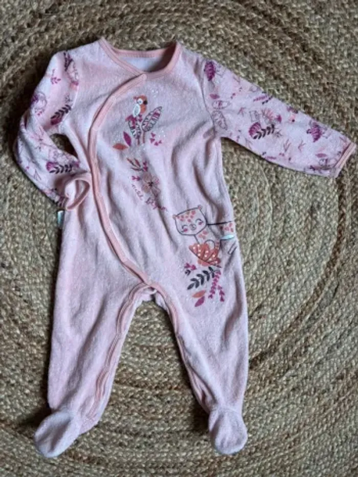 Pyjama 1 pièce petit béguin corail tbe 12 mois - photo numéro 1