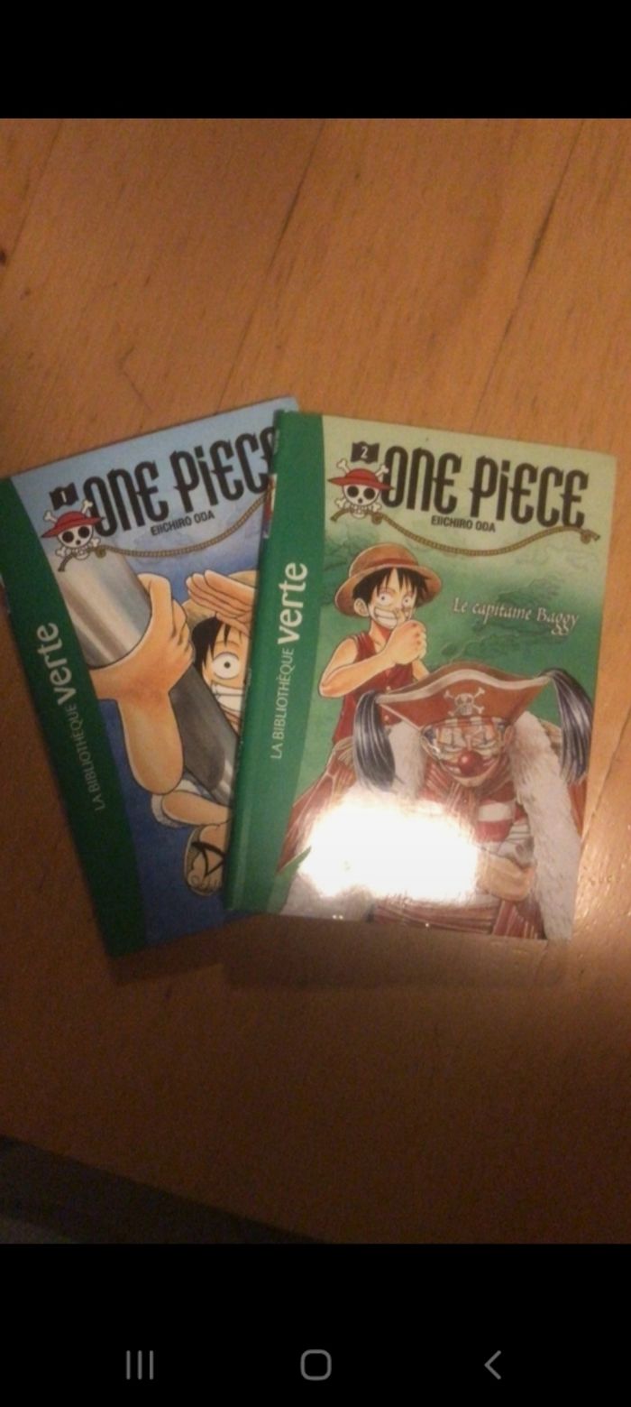 Livre one pièce Hachette Beebs