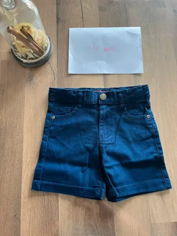 Short - 4 ans