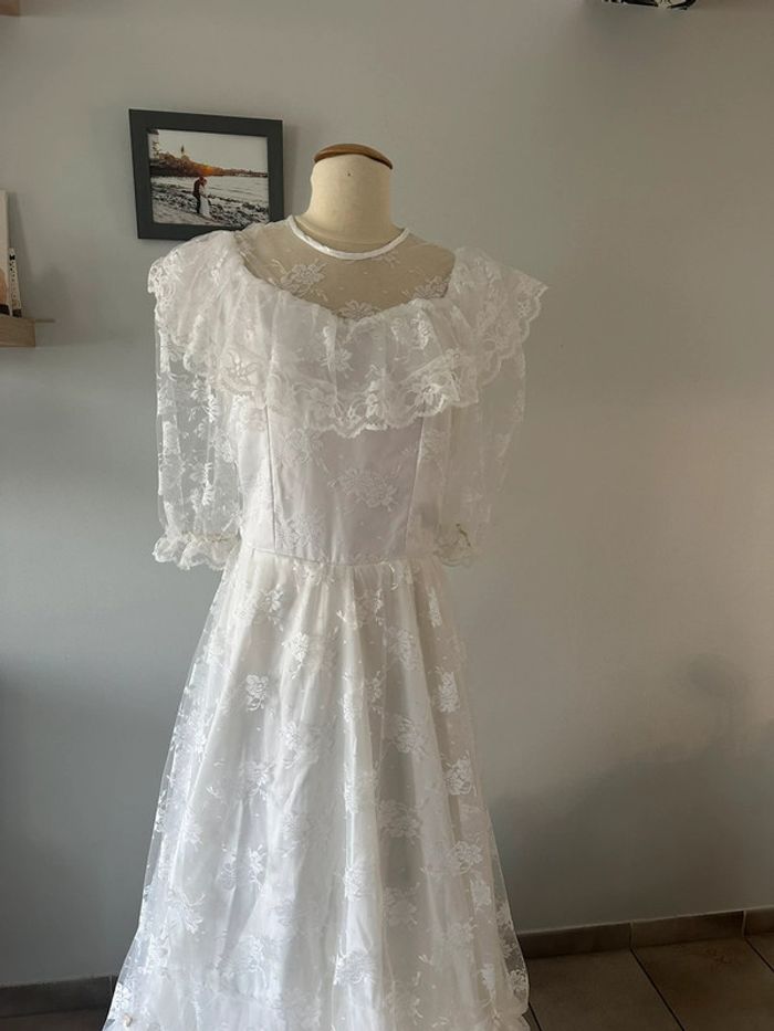 Robe de mariée dentelle créatrice T46 - photo numéro 2