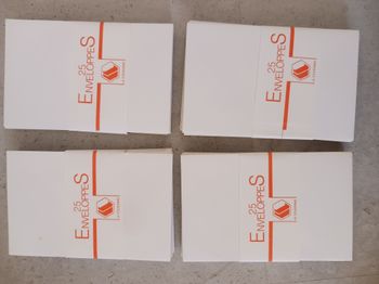 Lot de 4 paquets de 25 enveloppes La Couronne