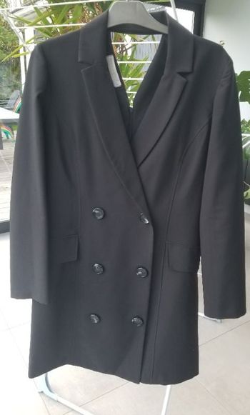 Robe noire manches longues effet blazer