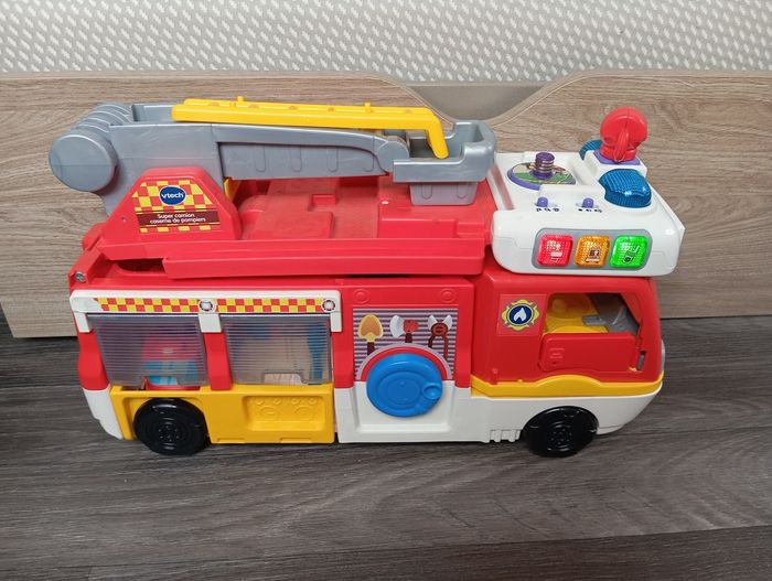 Camion caserne de pompiers - photo numéro 9