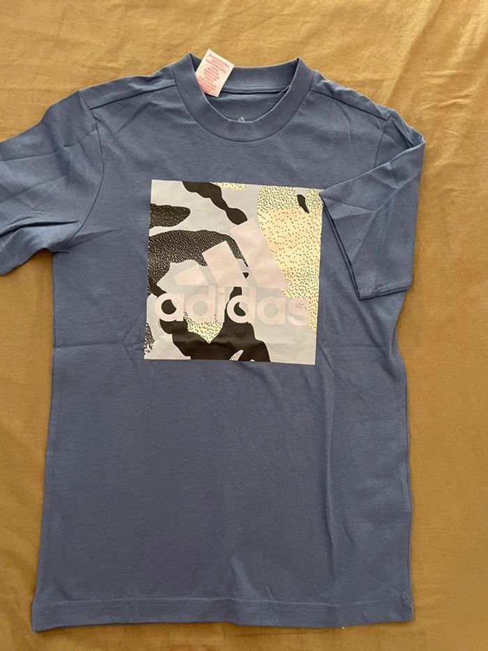 T-shirt Adidas bleu 12 ans neuf