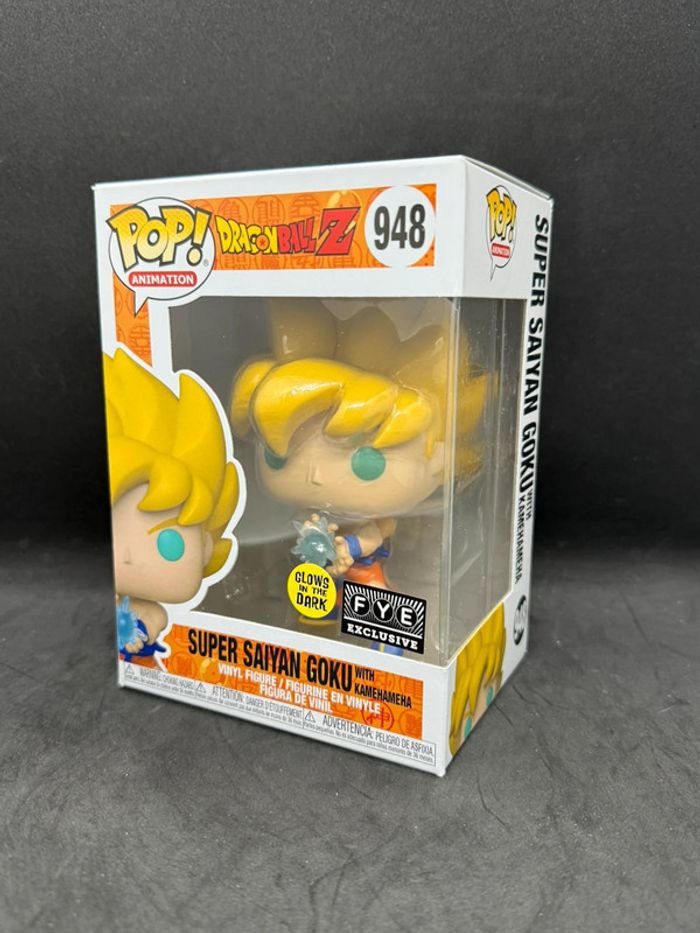 Funko pop dragon ball z super saiyan goku 948 FYE Exclusive Glow