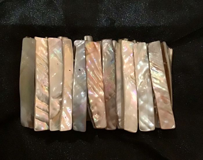 Belle manchette en nacre - photo numéro 4