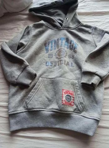 Pull  gris