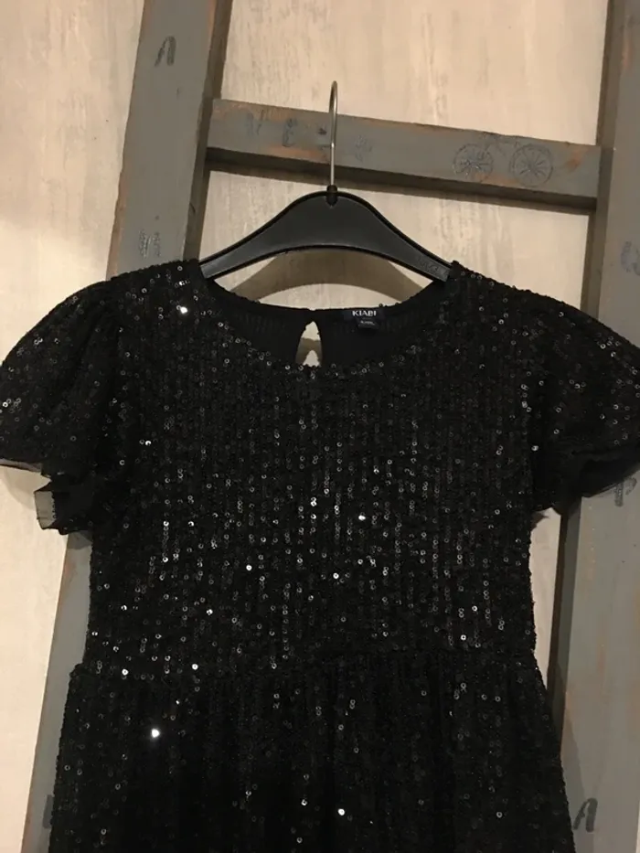 Robe à paillettes - photo numéro 2