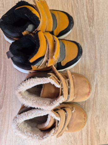 Lot chaussures fourrées taille 24