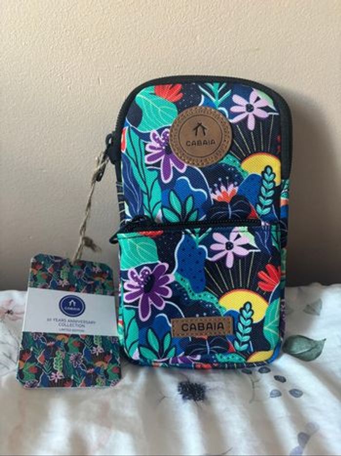 Cabaia  Paraty  pochette téléphone neuf