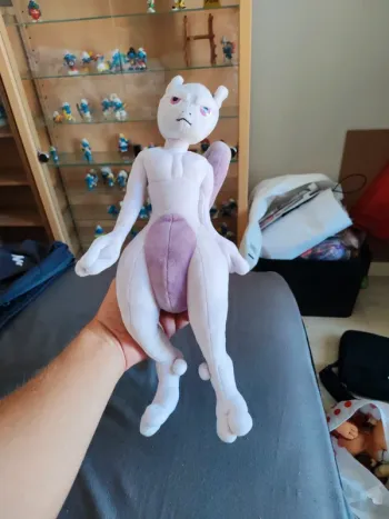 Peluche mewtwo pokemon
