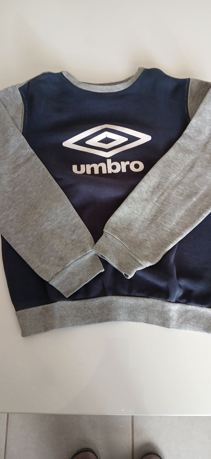 Swett garçon Taille 10 ans marque Umbro - photo numéro 2