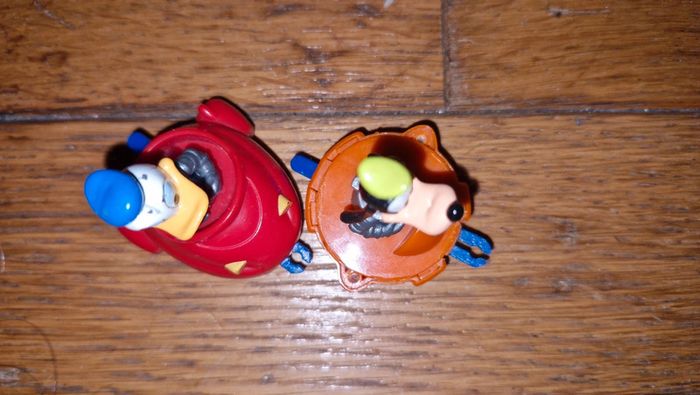 Lot figurines disney : donald et dingo dans un vaisseau - photo numéro 6