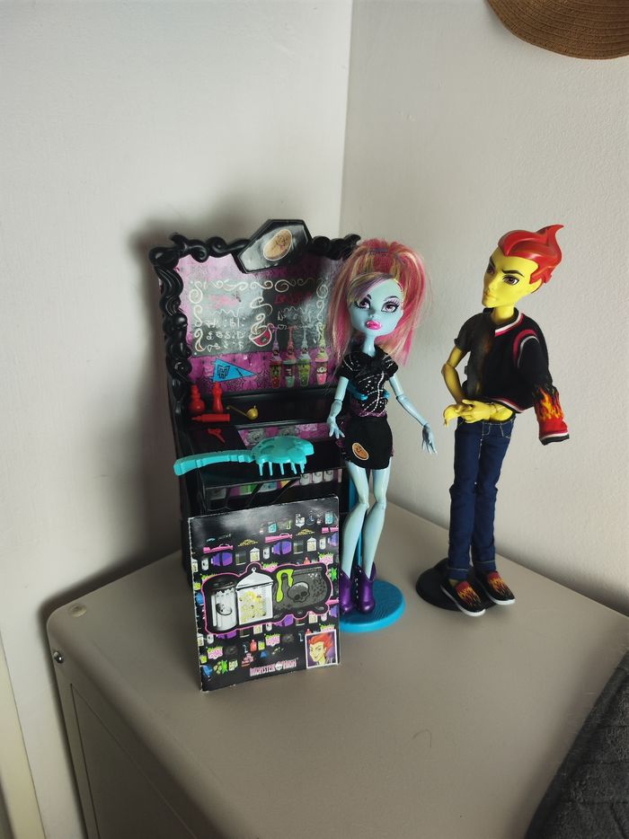 Monster high Abbey et Thomas cramé