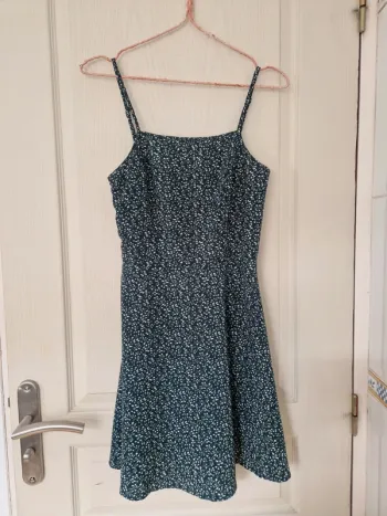 Jolie robe d'été verte à motifs blanc femme shein taille XS/34