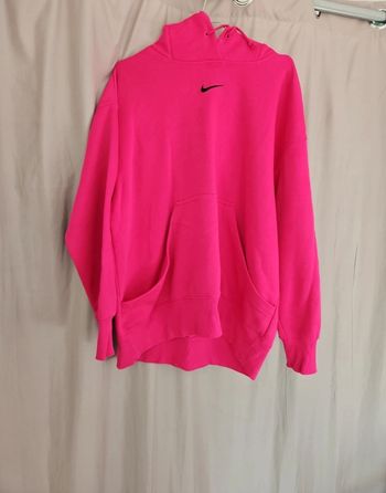Sweat femme Nike M neuf jamais porté , la coupe ne me correspond pas
 sportswear phoenix fleece pants 
Ref : DQ5850 payé 75€
