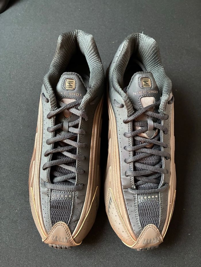 Baskets femme Nike shox R4 marron pointure 40 neuves - photo numéro 3