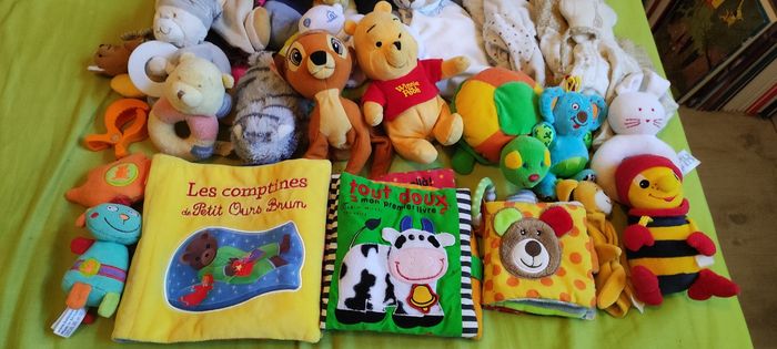 Peluches, hochets, livres et doudous - photo numéro 3