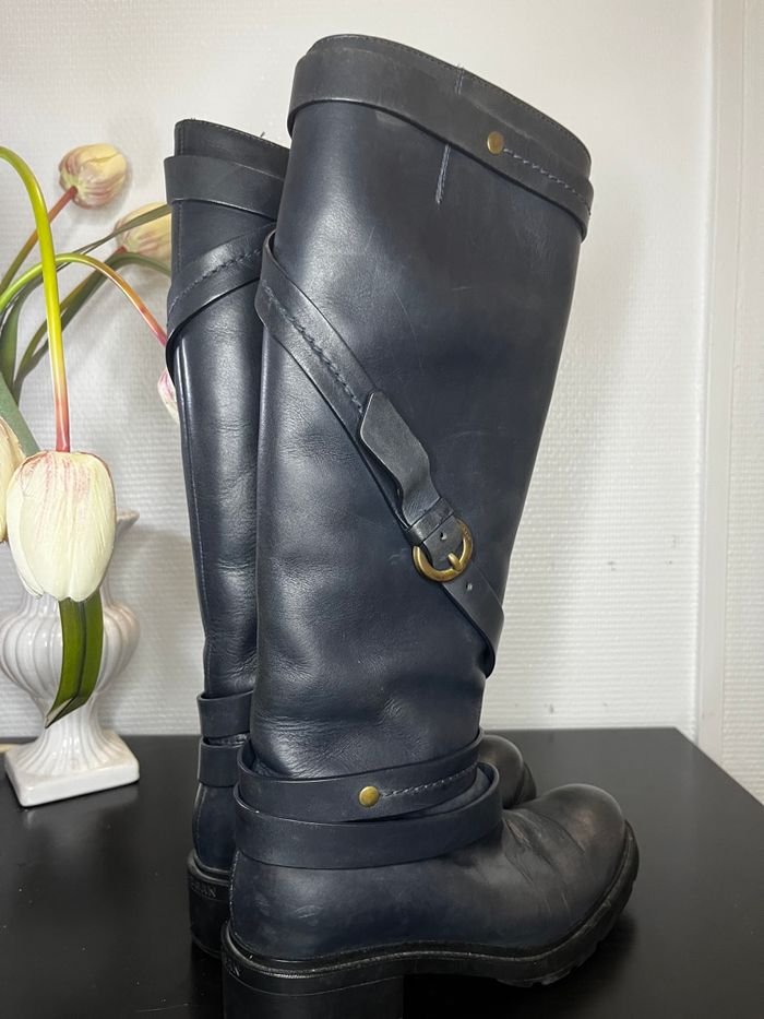 Hogan Bottes Marron vintage en cuir bleu marine avec brides et détails dorés - photo numéro 6