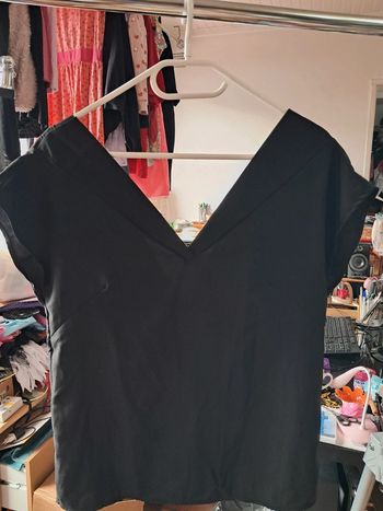 Ravissant haut / Top noir, décolleté en V devant et au dos - T40/42 - made in italy