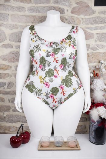 Body évasion tropical à volants Jamais porté Femme taille 52 marque PrettyLittlething 🌺 