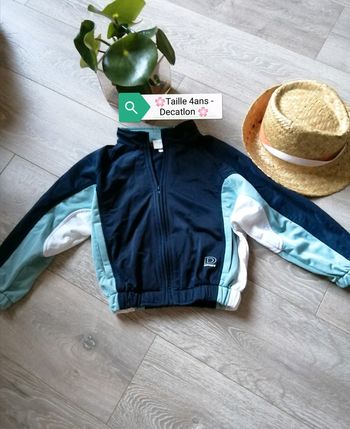 🌸Veste de survêtement Taille 4ans-Decatlon 🌸