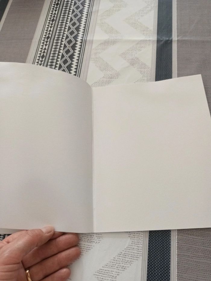 Cahier de dessin 17x 22 cm - photo numéro 2