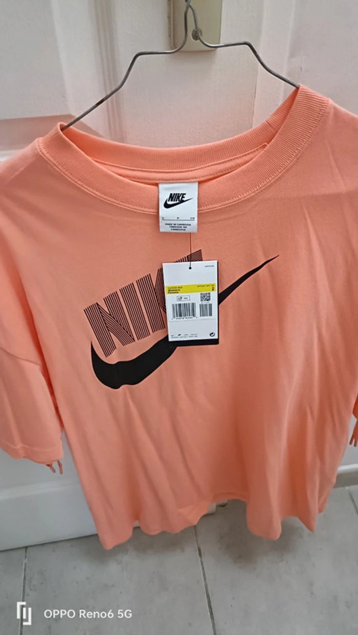 Tee shirt Nike femme - photo numéro 2
