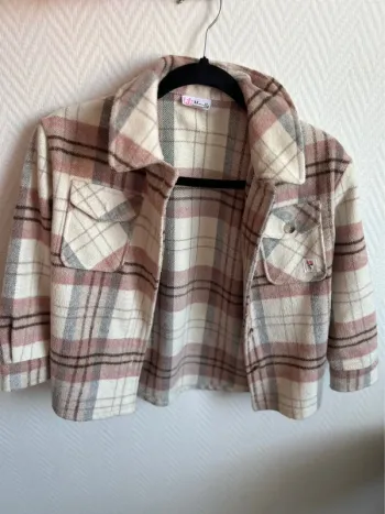 Sur chemise à carreaux