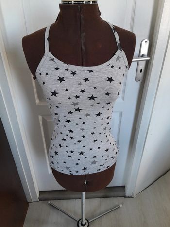 Tee shirt bretelles a étoiles neuf avec étiquette Ardene taille s