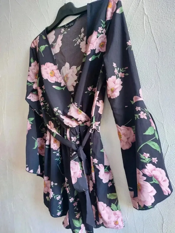Combinaison à fleurs Taille S - photo numéro 4
