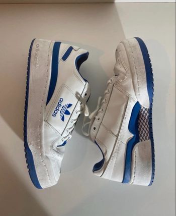 Chaussures Adidas Originals blanches et bleues 👟