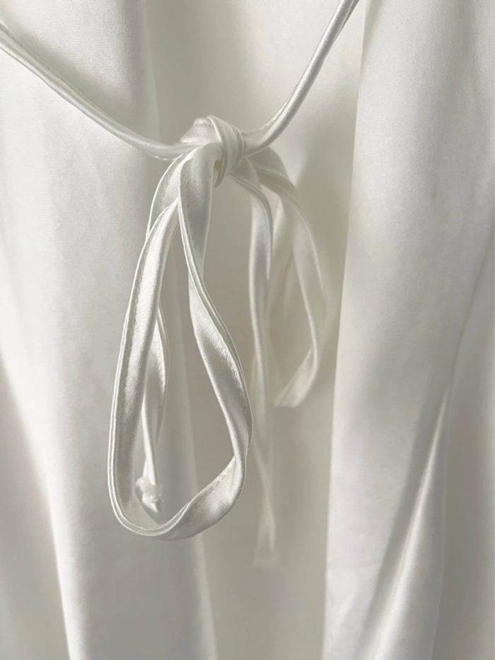 Magnifique robe blanche de soirée ou cérémonie satinée marque Motel taille M - photo numéro 5
